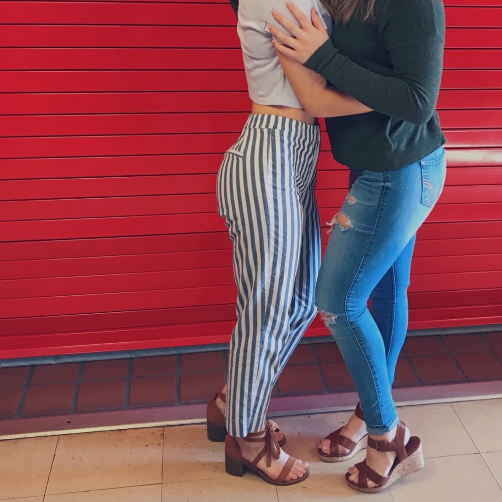 Brandy Melville Straight Navy and White Pants